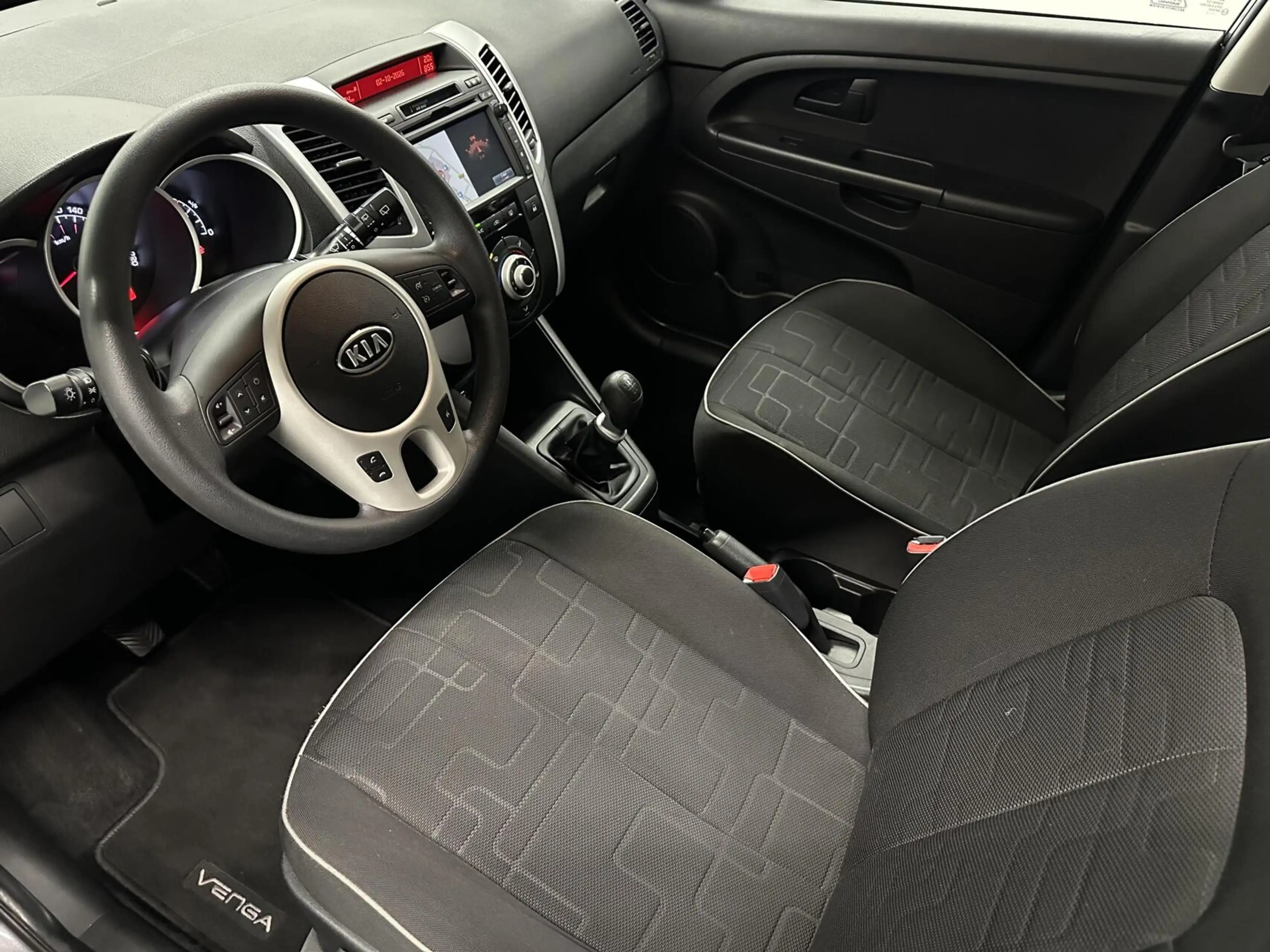Kia Venga 1.4 CVVT Seven NAVI CAMERA ECC CRUISE LM TREKHAAK — photo 17