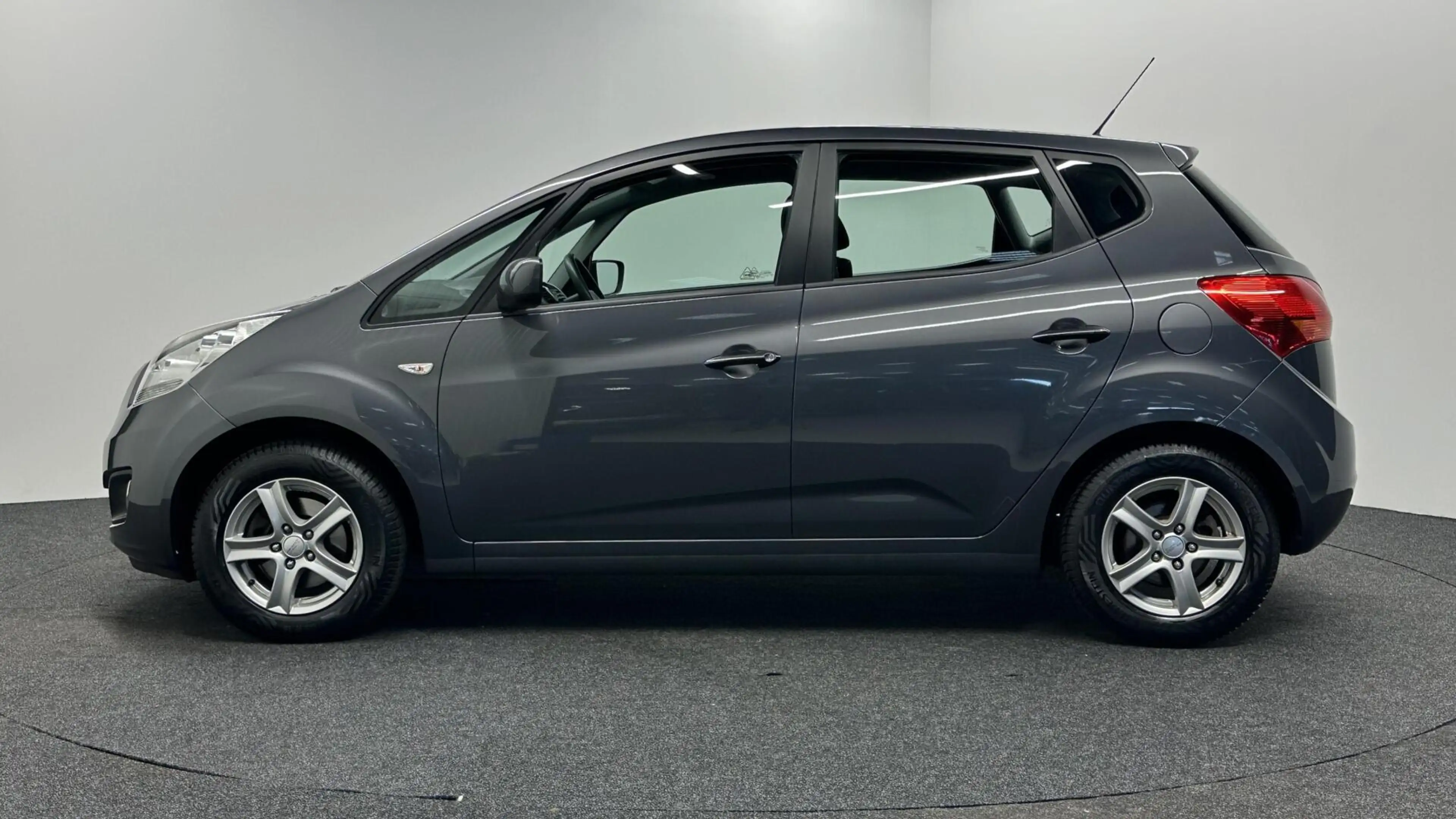 Kia Venga 1.4 CVVT Seven NAVI CAMERA ECC CRUISE LM TREKHAAK — photo 8