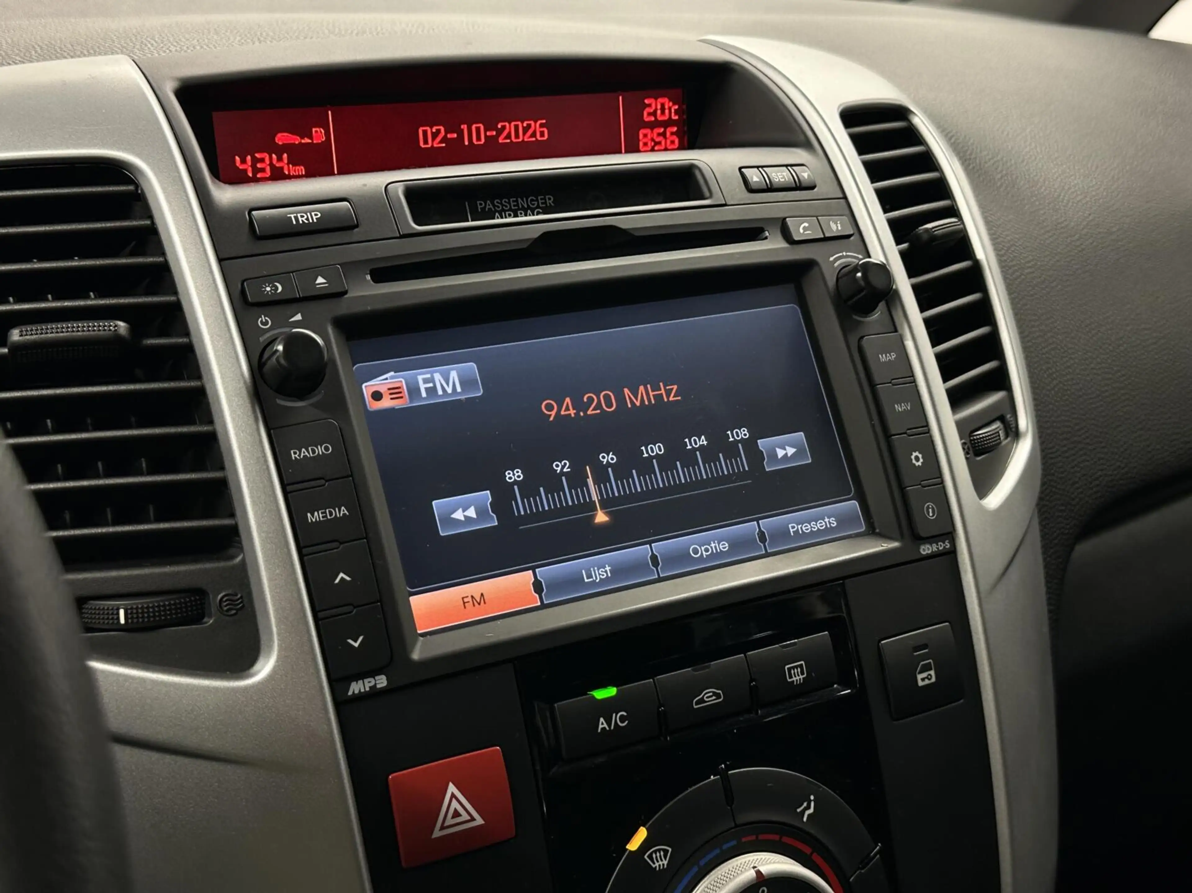 Kia Venga 1.4 CVVT Seven NAVI CAMERA ECC CRUISE LM TREKHAAK — photo 32