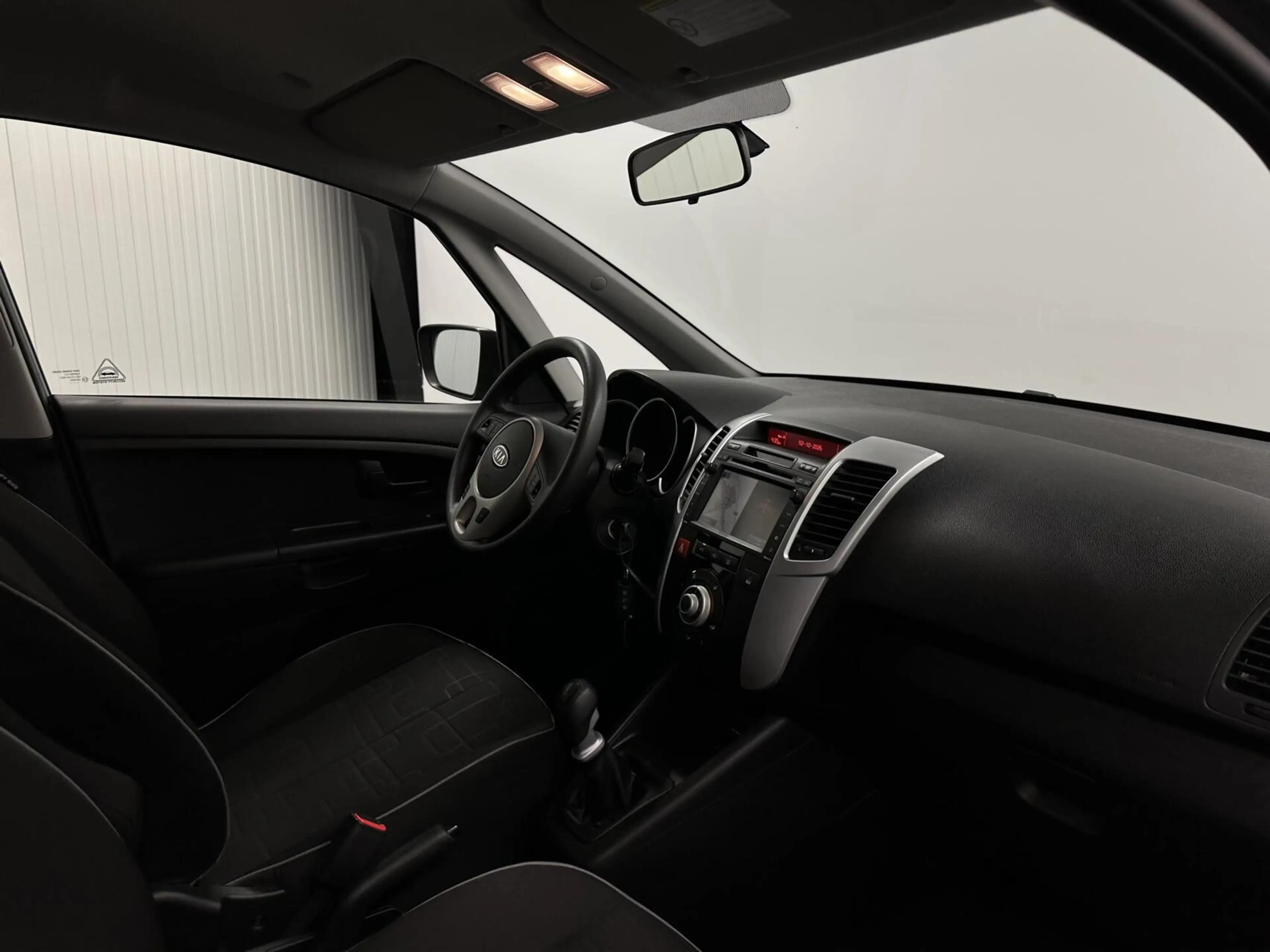 Kia Venga 1.4 CVVT Seven NAVI CAMERA ECC CRUISE LM TREKHAAK — photo 14