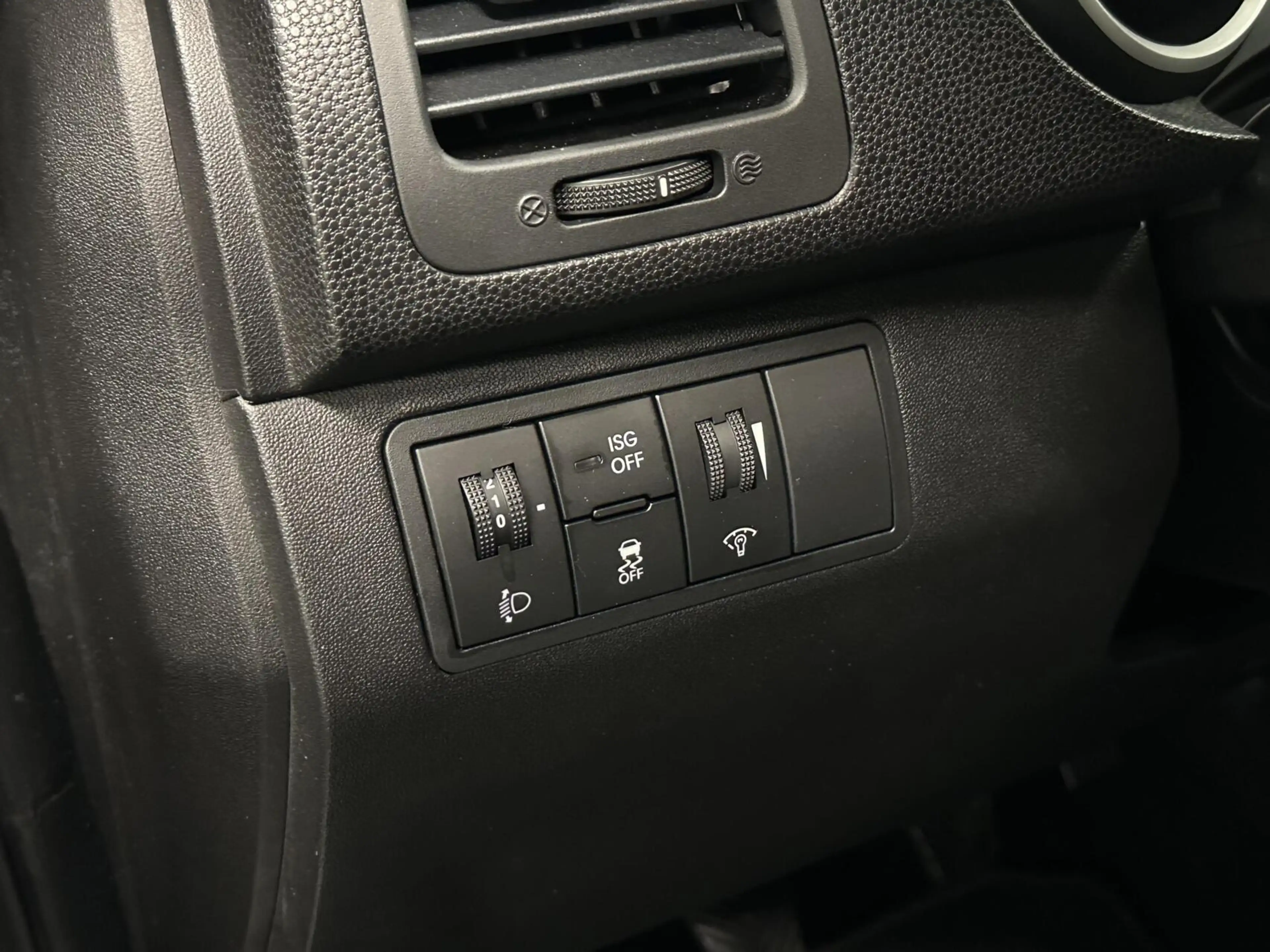 Kia Venga 1.4 CVVT Seven NAVI CAMERA ECC CRUISE LM TREKHAAK — photo 19