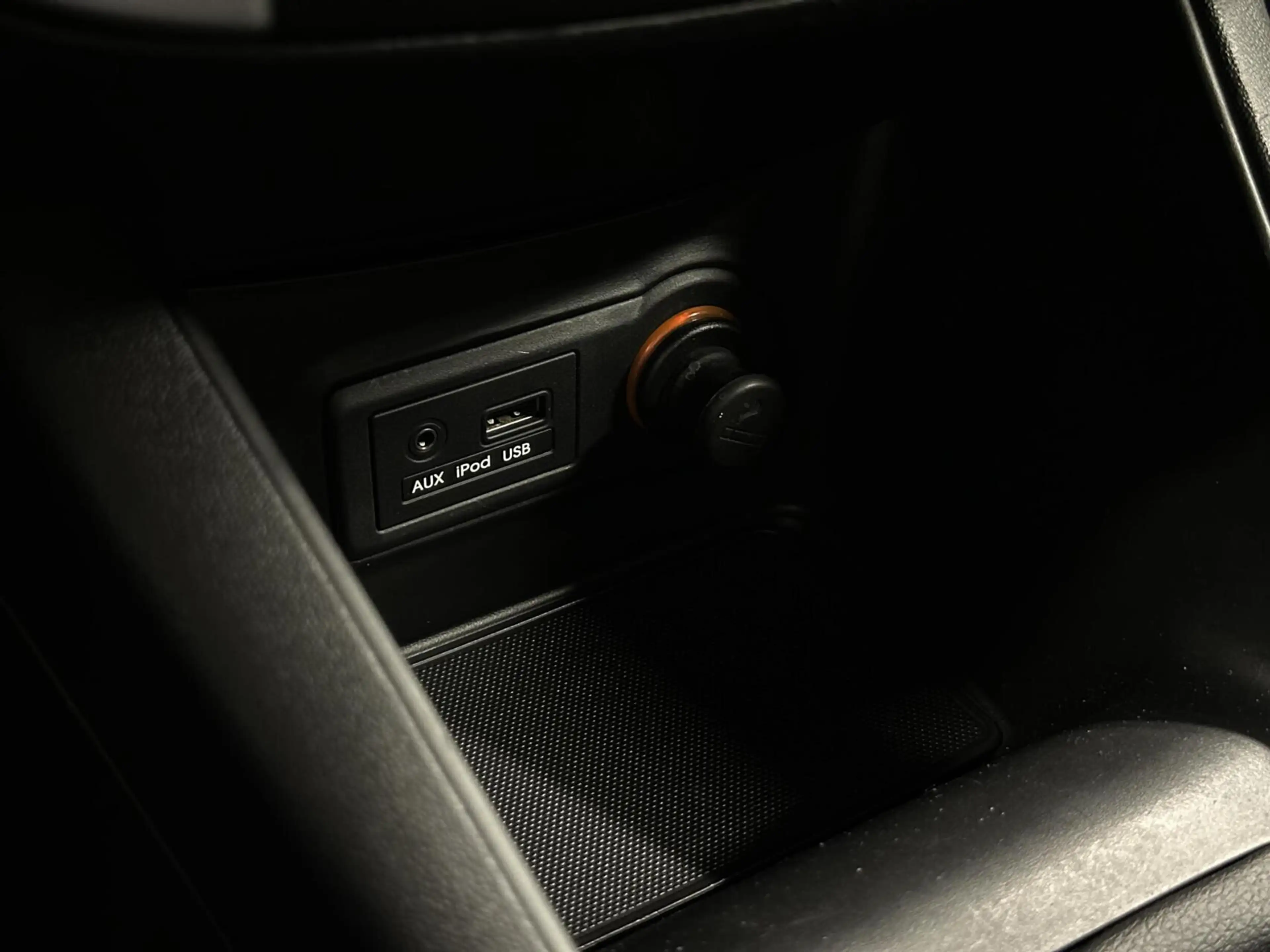 Kia Venga 1.4 CVVT Seven NAVI CAMERA ECC CRUISE LM TREKHAAK — photo 36