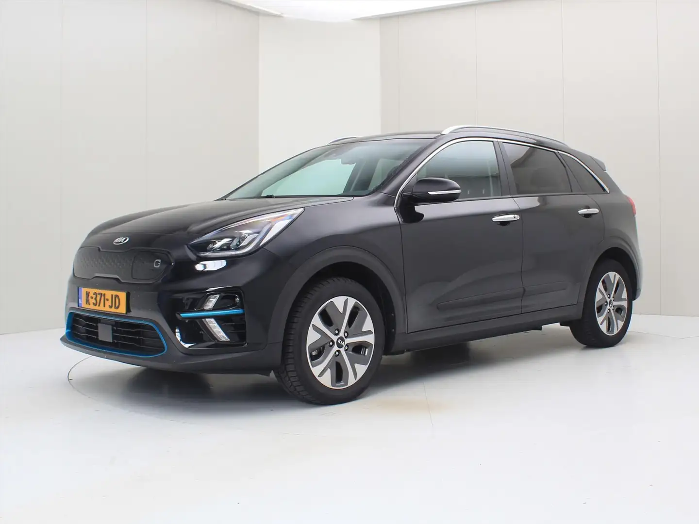 Kia e-Niro Executiveline 64kWh 204pk [ 3-FASE+ACC+CAMERA+LEDE Zwart - 1