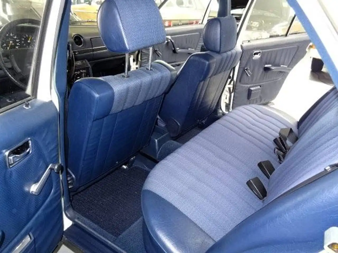 Mercedes-Benz Baureihe 123 200, foto 9