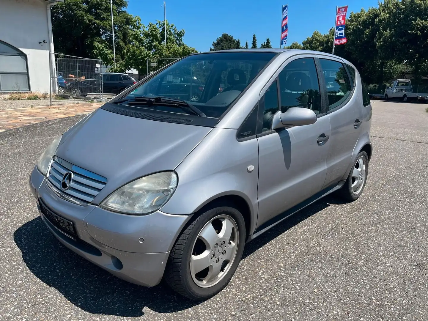 Mercedes-Benz A 190 AUTOMATIK Klima AVANTGARDE Silber - 1