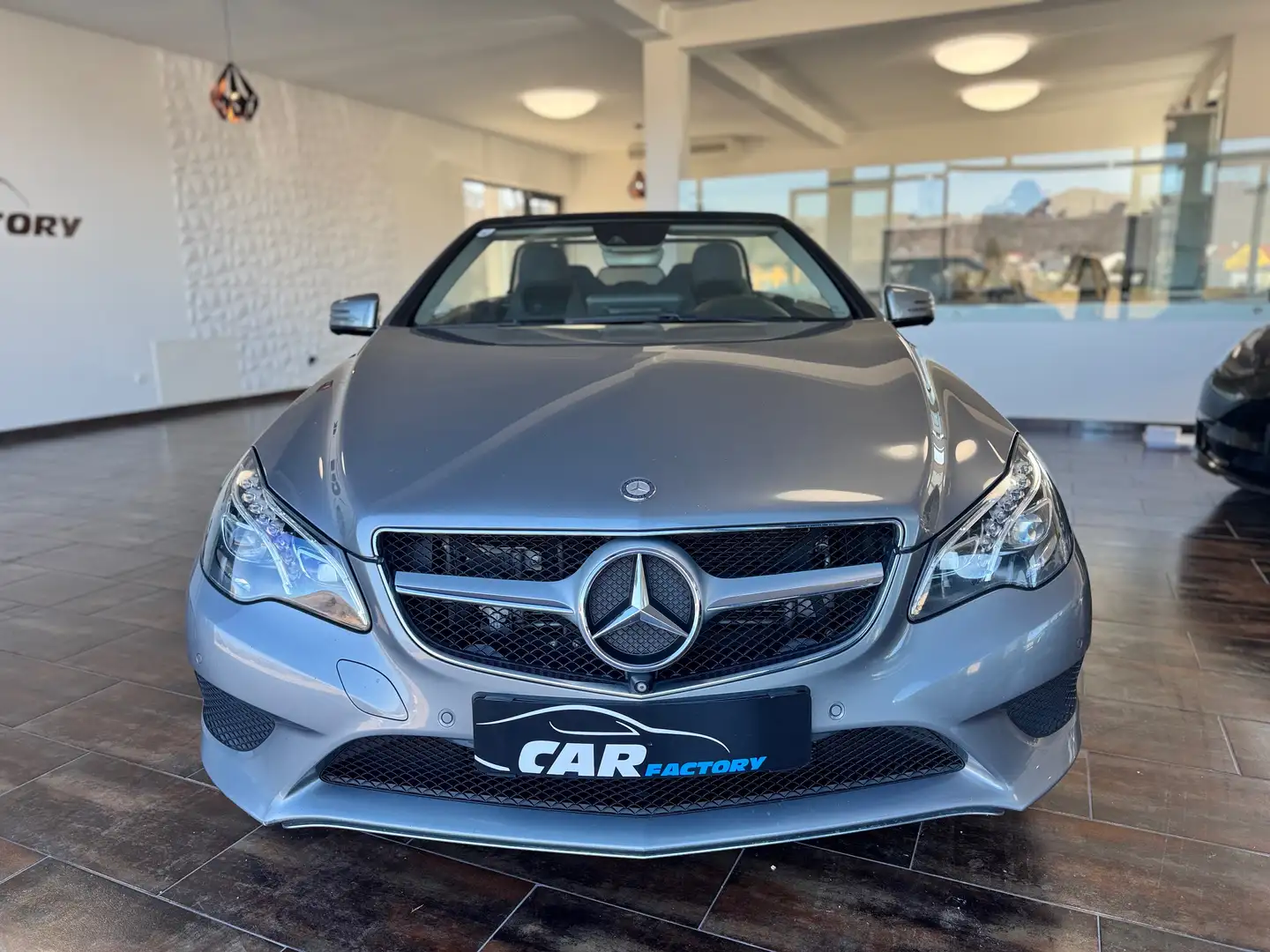 Mercedes-Benz E 350 BlueTEC Aut. CABRIO* 19ZOLL* TOP AUSSTATTUNG * Gris - 2