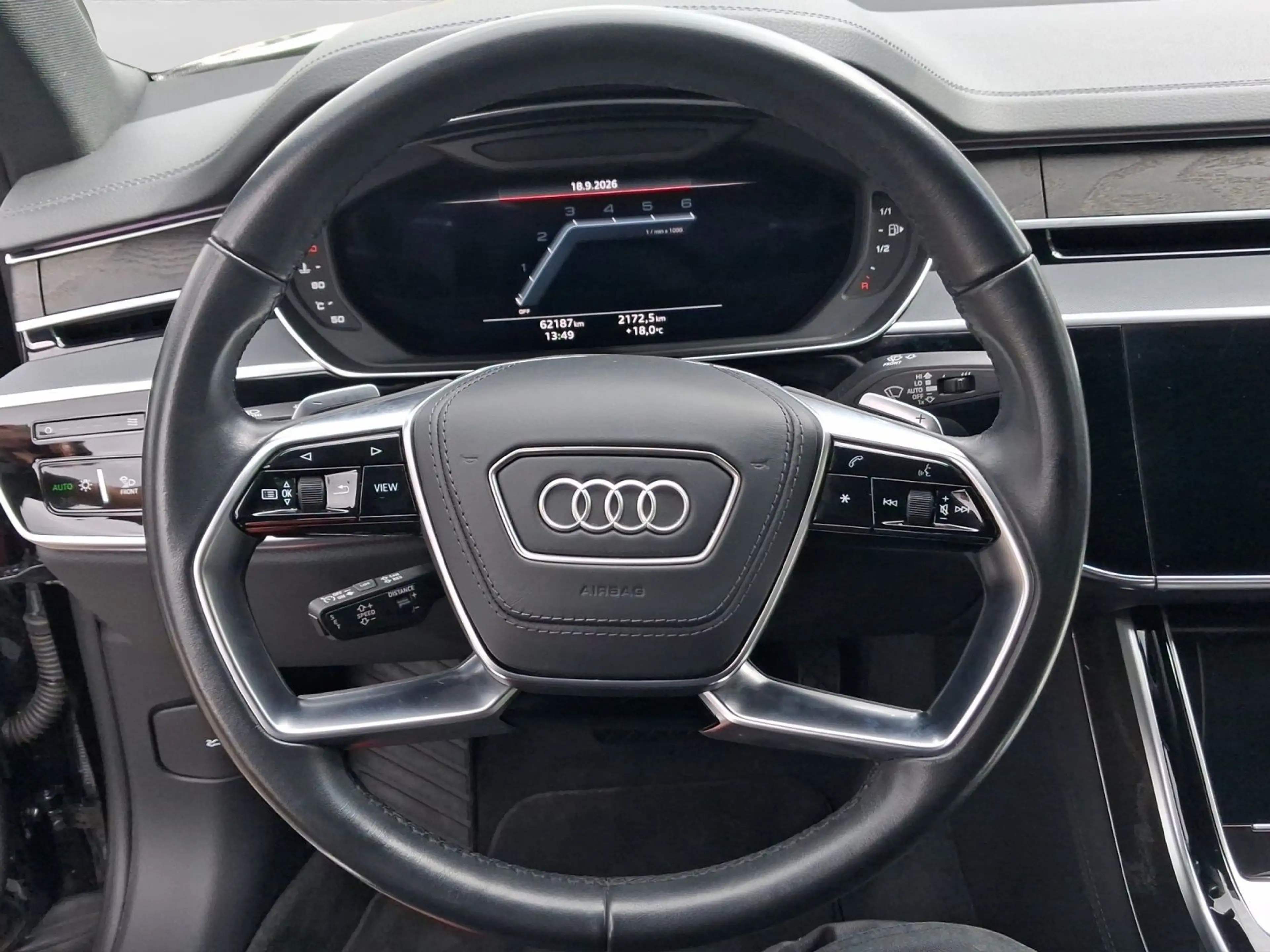Audi A8 50 TDI Q HD-MATRIX BuO LUFT PANO LM20 — photo 9