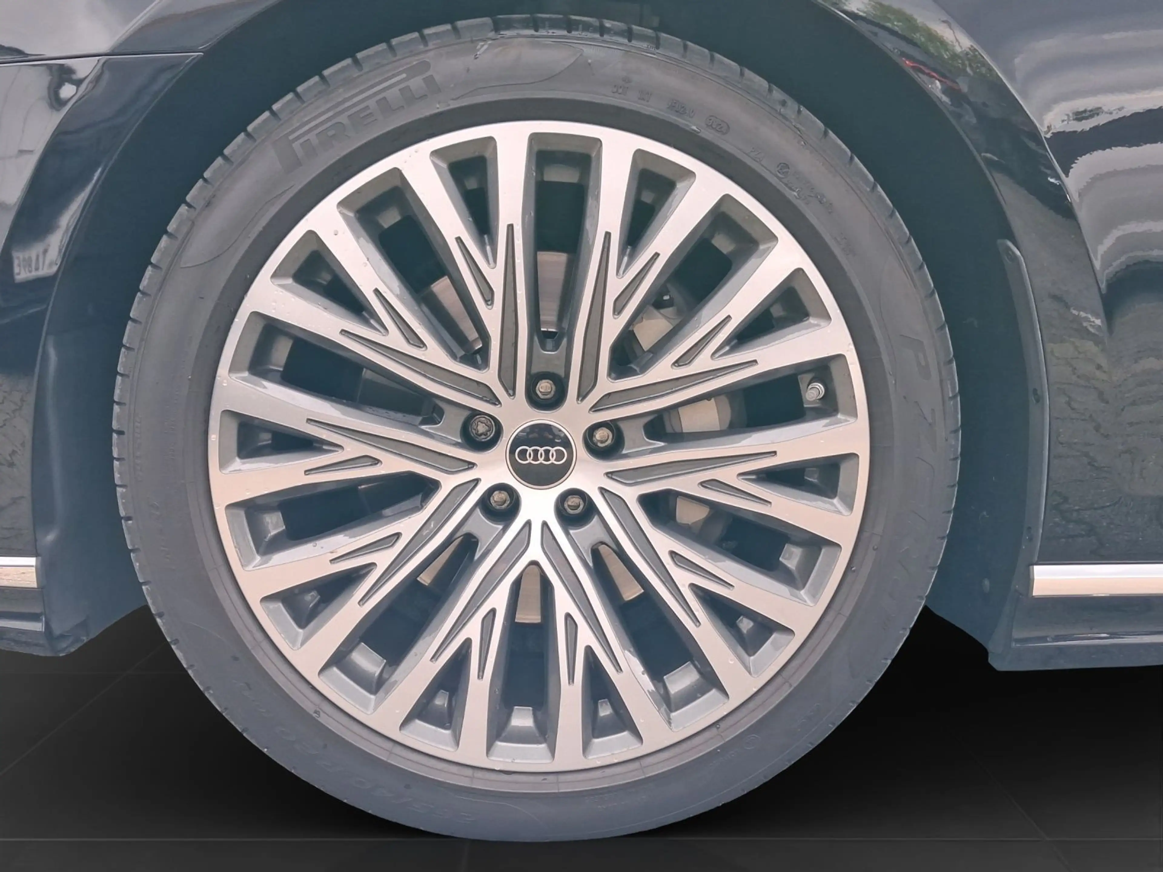 Audi A8 50 TDI Q HD-MATRIX BuO LUFT PANO LM20 — photo 7
