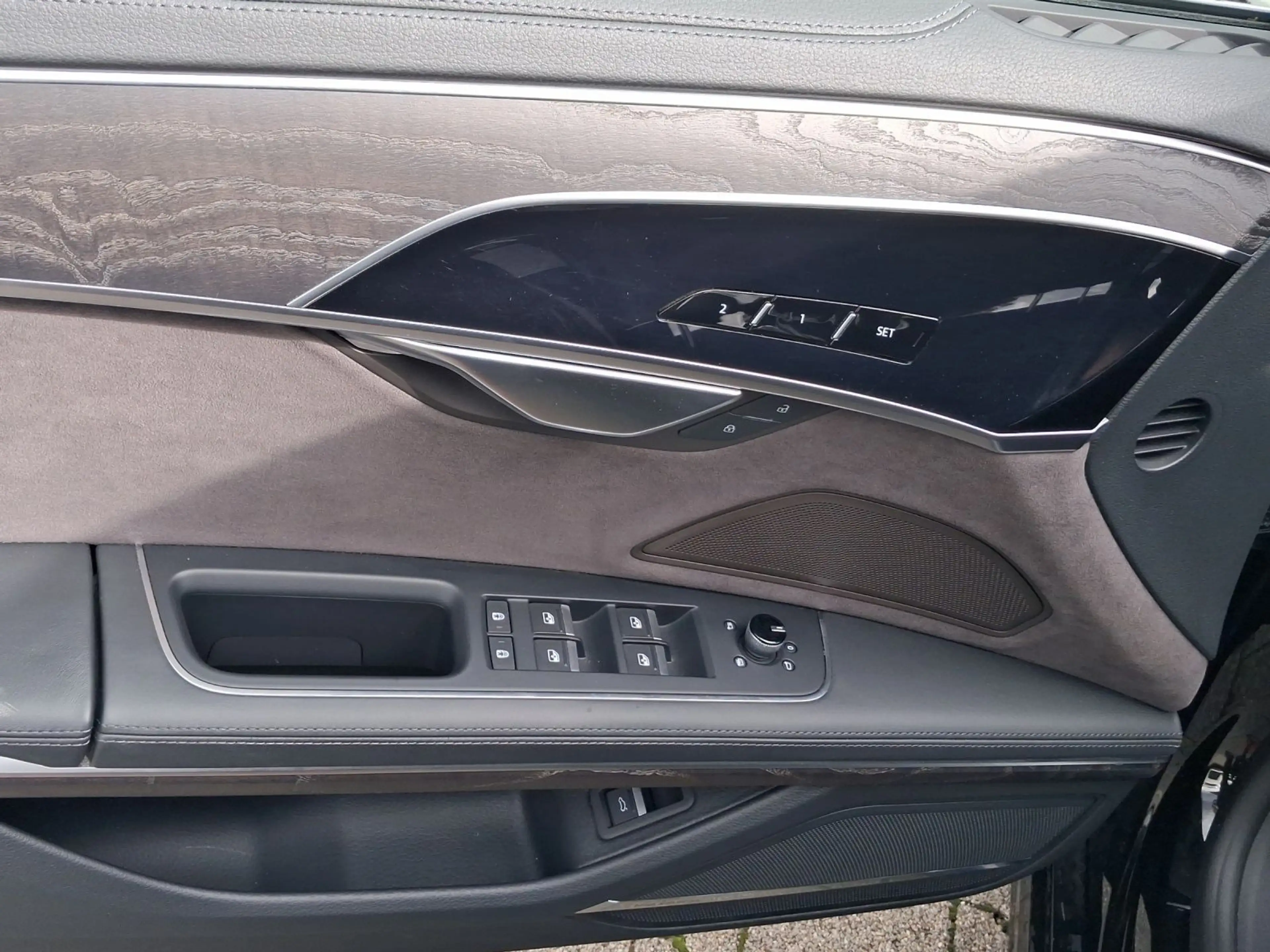 Audi A8 50 TDI Q HD-MATRIX BuO LUFT PANO LM20 — photo 8