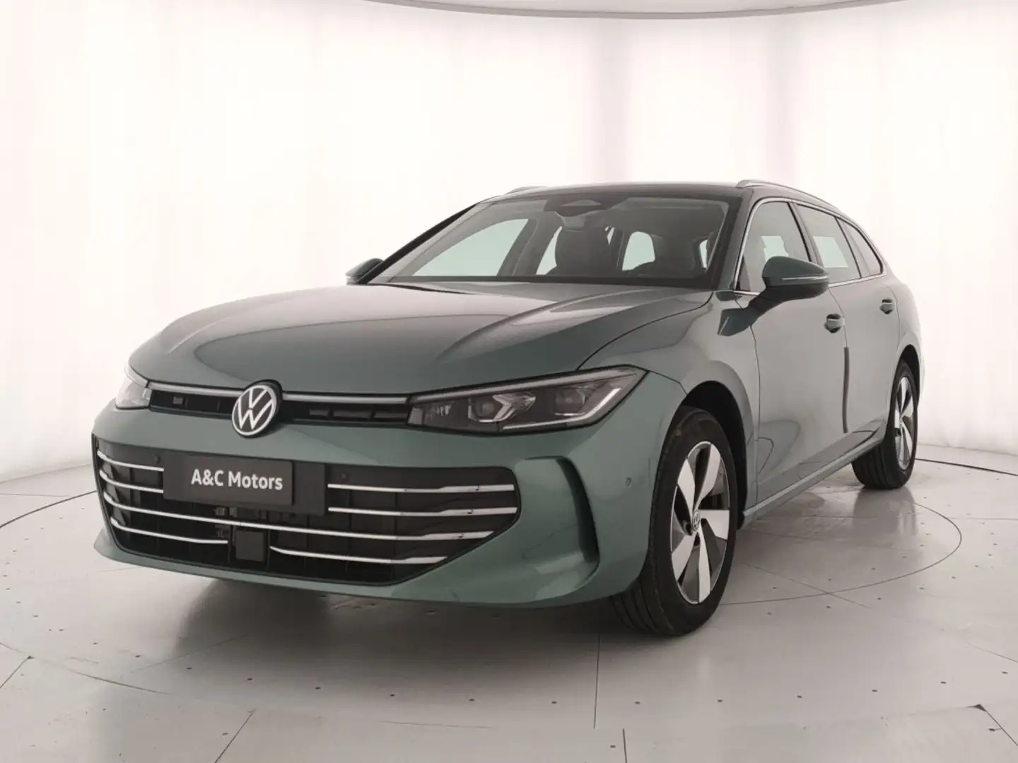 Volkswagen Passat 1.5 eTSI 150 CV ACT DSG Business Zelená - 1