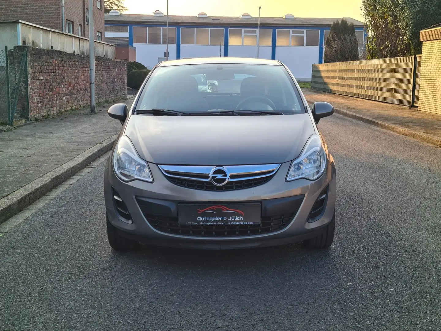 Opel Corsa D Active 1.2 *wenig km Braun - 2