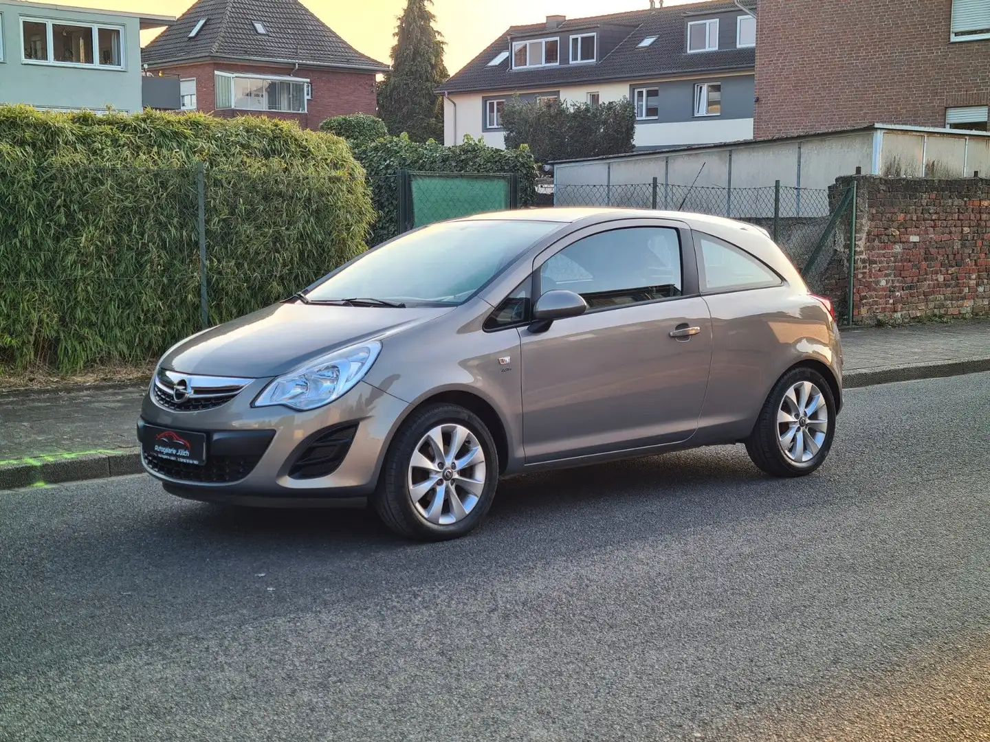 Opel Corsa D Active 1.2 *wenig km Braun - 1