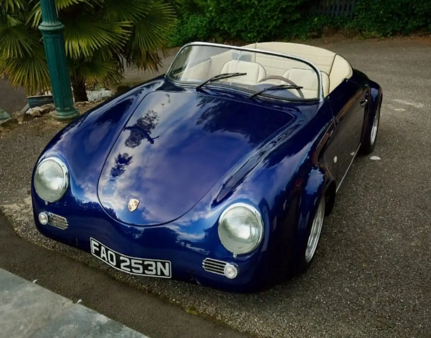 Porsche 1975 Vintage 356 Speedster - 2