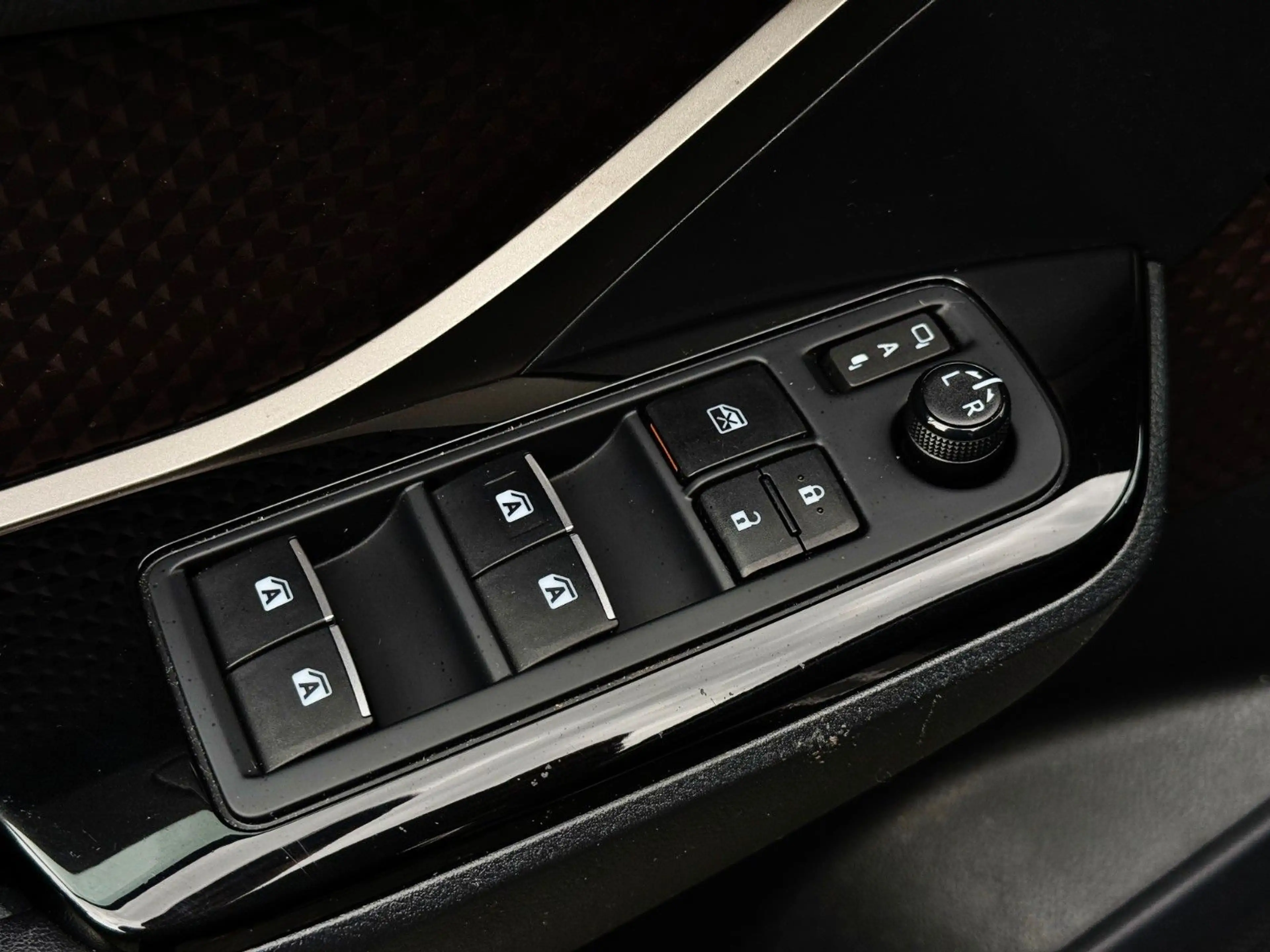 Toyota C-HR Hybrid #1HAND#TÜV#SERVICE#NAVI#KLIMA#ASSIST — photo 13