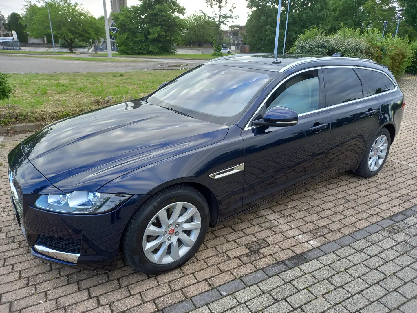 Jaguar XF XF Sportbrake 2.0d i4 Prestige 180cv auto my20 Blu/Azzurro - 1