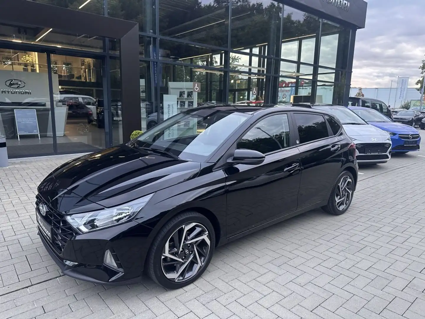 Hyundai i20 1.0 T-GDI EDITION 30+ Schwarz - 1