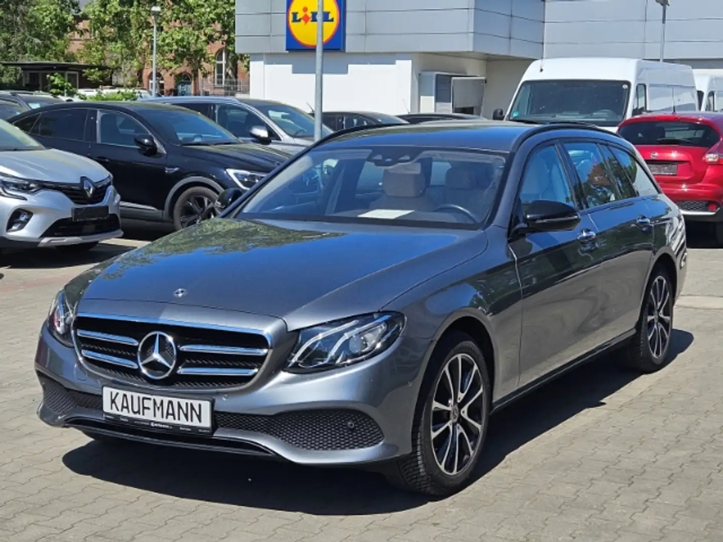 Mercedes-Benz E 220 T-Modell Avantgarde d 4Matic HUD+Kamera Grijs - 2