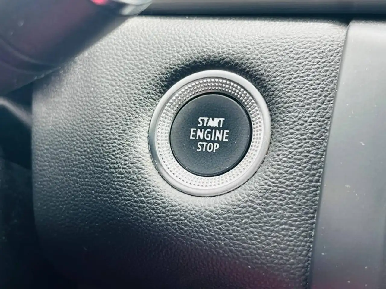 Renault Captur — photo 17