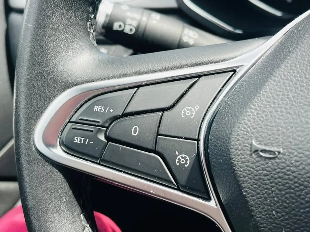 Renault Captur — photo 16