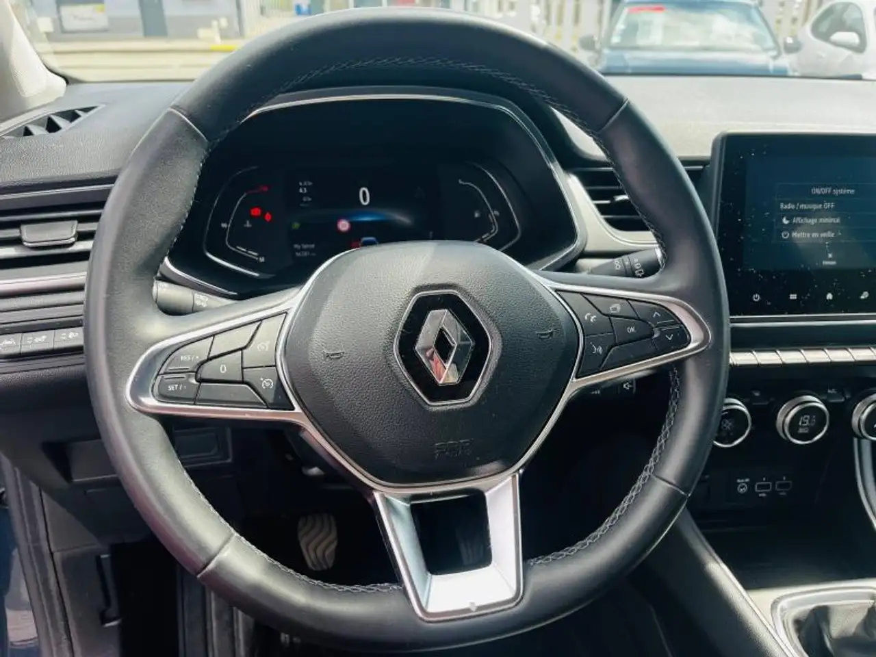 Renault Captur — photo 10