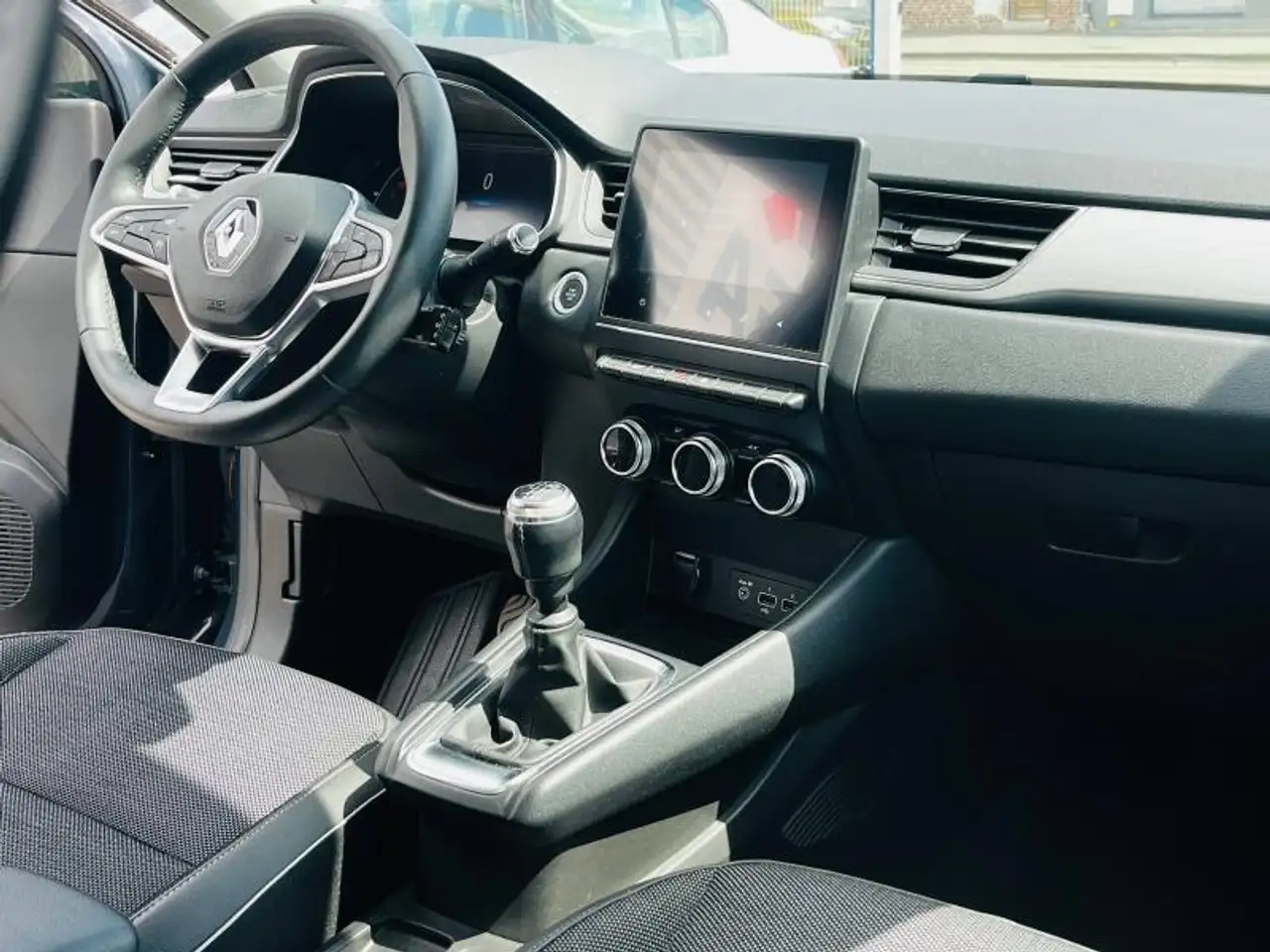 Renault Captur — photo 9