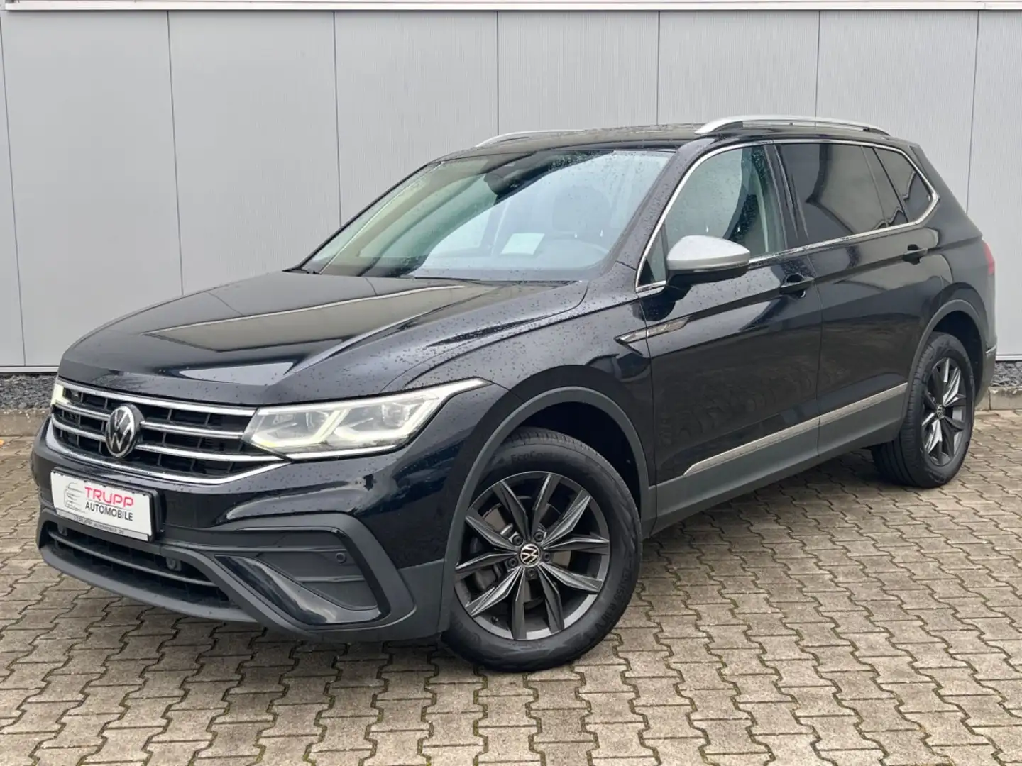 Volkswagen Tiguan Allspace 2,0TDI 4M/MATRIX/AHK/PANO/HUD Schwarz - 1