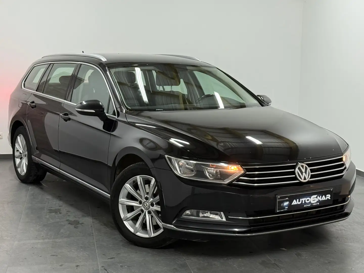 Volkswagen Passat Variant 2.0 CR TDi 1erMain - Navi - Camera Noir - 1