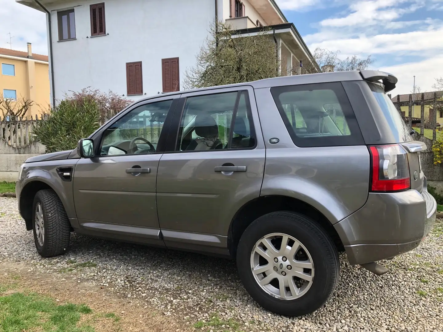 Land Rover Freelander 2.2 sd4 SE 190cv auto Grau - 2