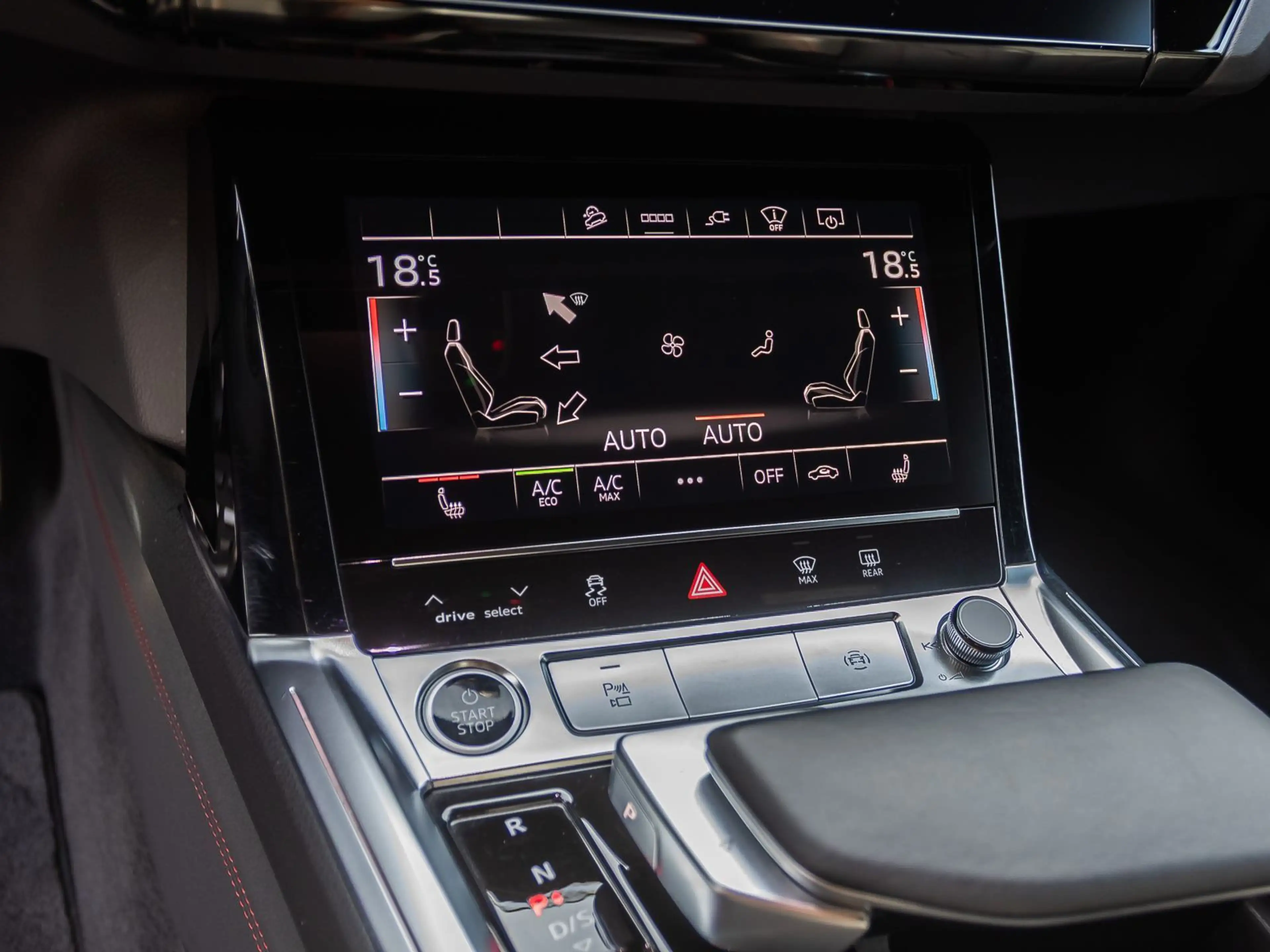 Audi Q8 e-tron S line 50 qu Navi Matrix Panorama AIR — photo 19