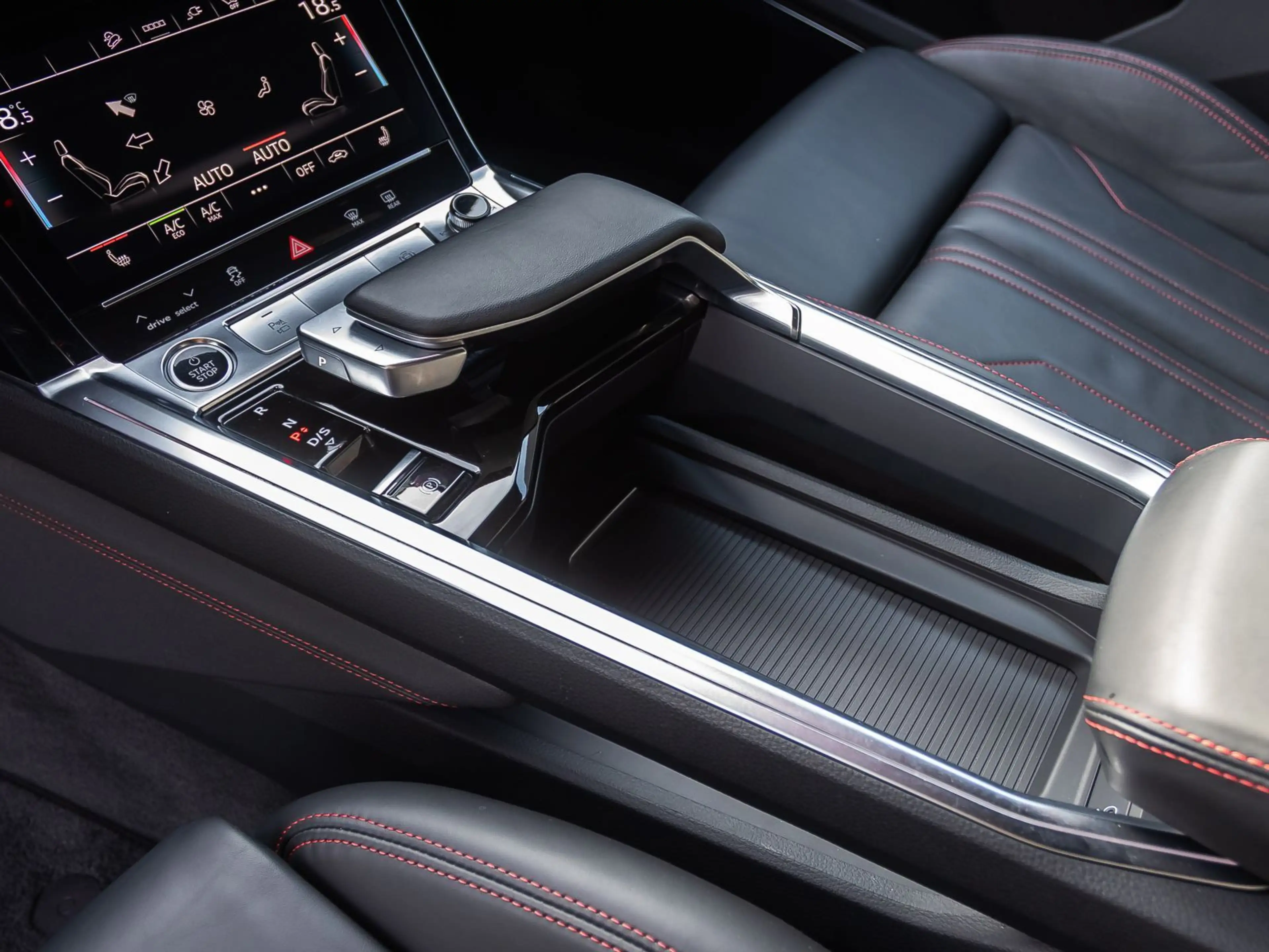 Audi Q8 e-tron S line 50 qu Navi Matrix Panorama AIR — photo 18