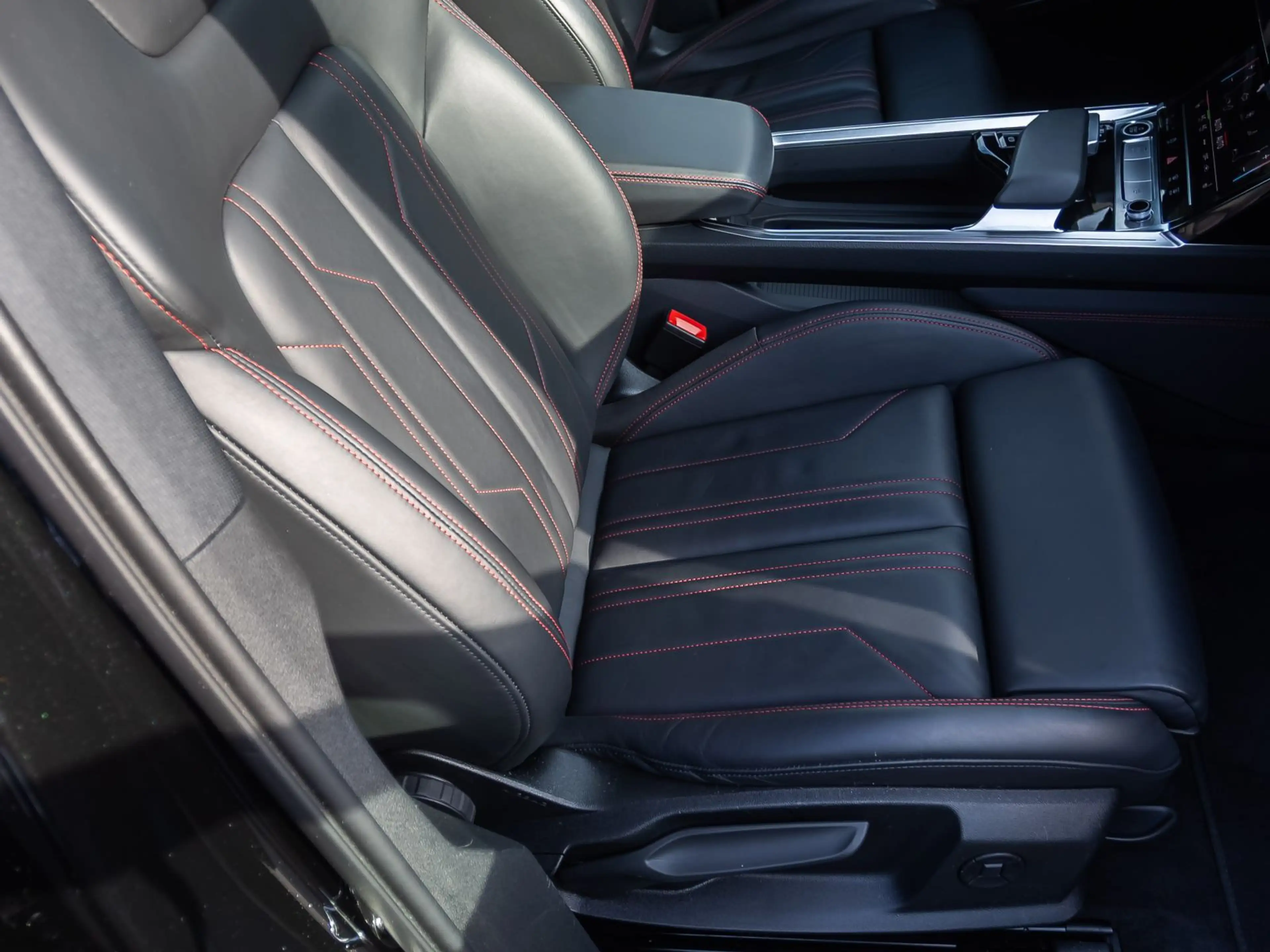 Audi Q8 e-tron S line 50 qu Navi Matrix Panorama AIR — photo 21