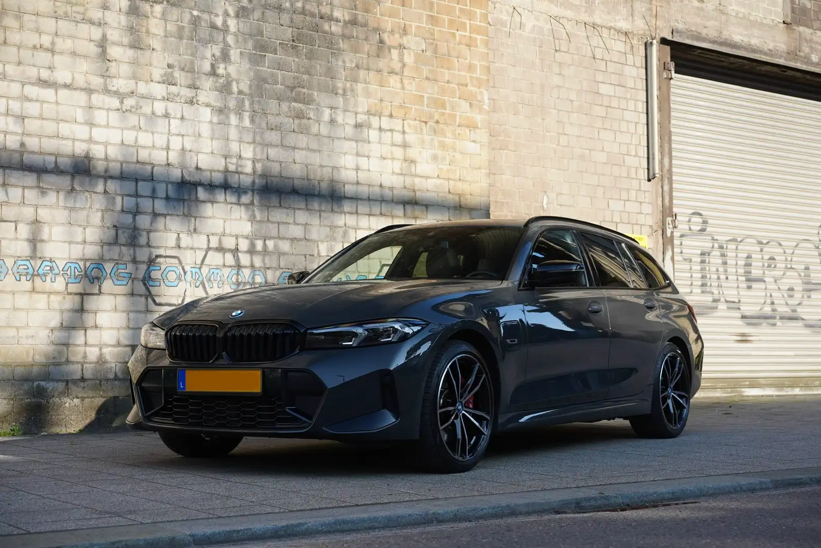 BMW 330 330e Touring xDrive Aut. M Sport Gris - 2