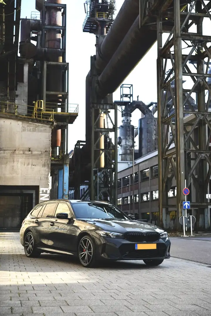 BMW 330 330e Touring xDrive Aut. M Sport Gris - 1