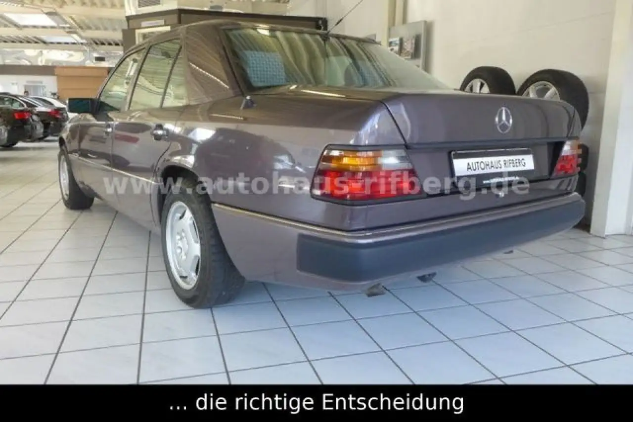 Mercedes-Benz E 200 D Automatik AHK/LM/Schiebedach elekt./eFH, foto 4