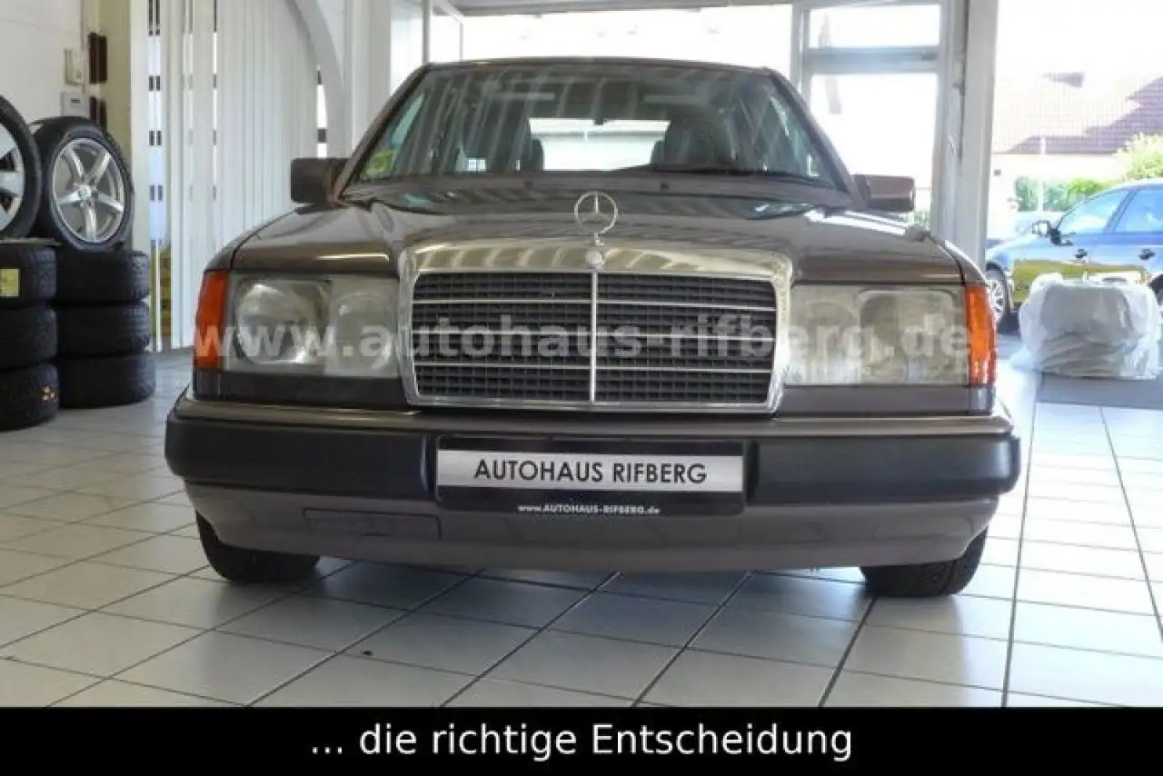 Mercedes-Benz E 200 D Automatik AHK/LM/Schiebedach elekt./eFH, foto 2