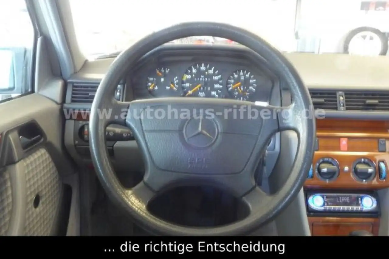 Mercedes-Benz E 200 D Automatik AHK/LM/Schiebedach elekt./eFH, foto 10
