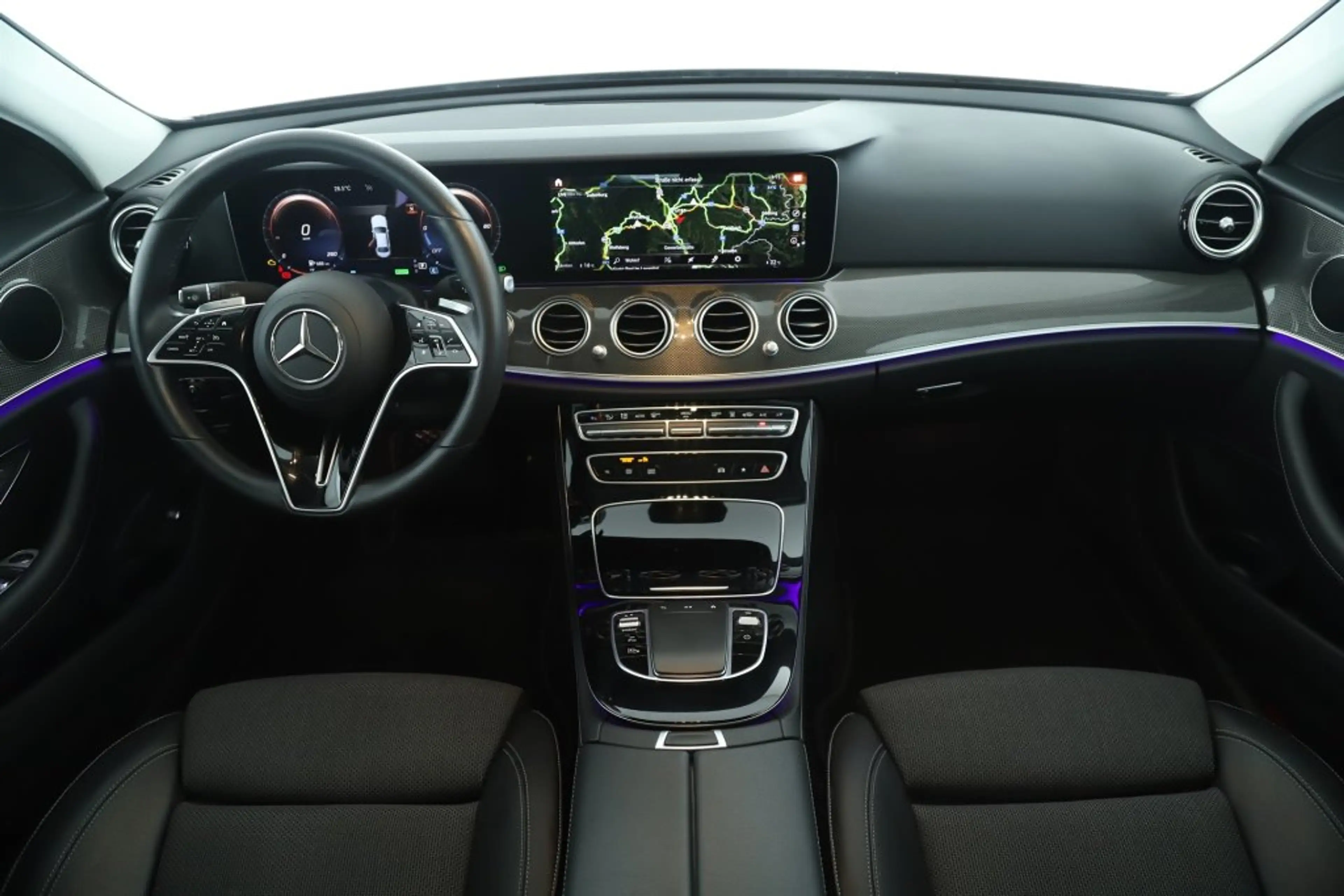 Mercedes-Benz E 300 de PHEV 4MATIC Autom AVANTGARDE LED WIDESCREEN NAVI TEILLEDE — photo 12