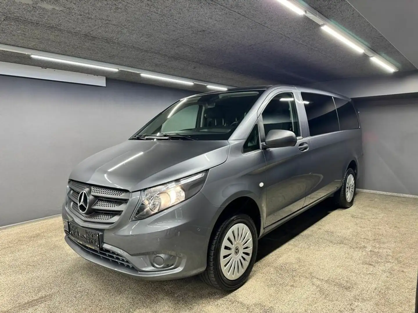 Mercedes-Benz Vito 114/116/119 CDI Pro 4x4 lang (447.703) Grau - 1