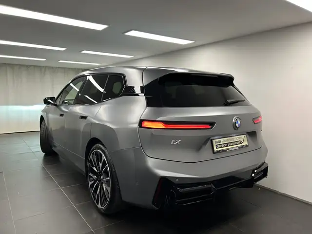 BMW Ix view 11