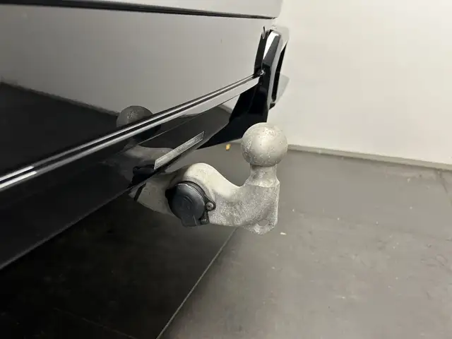 BMW Ix view 13
