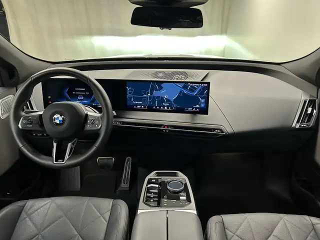BMW Ix view 6