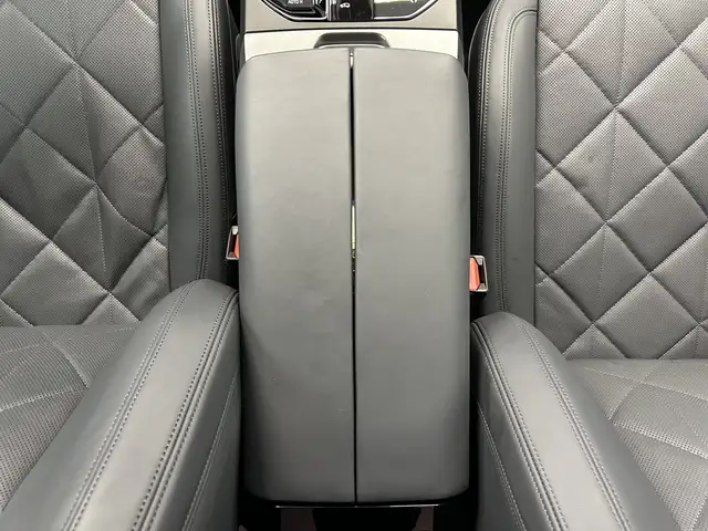BMW Ix view 21