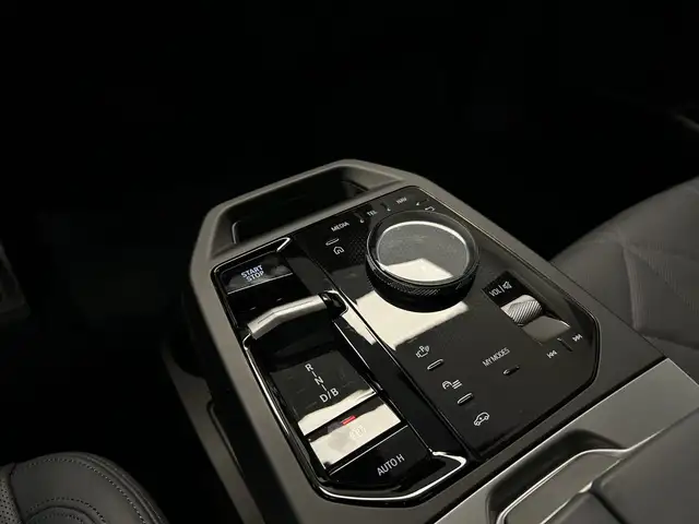 BMW Ix view 23