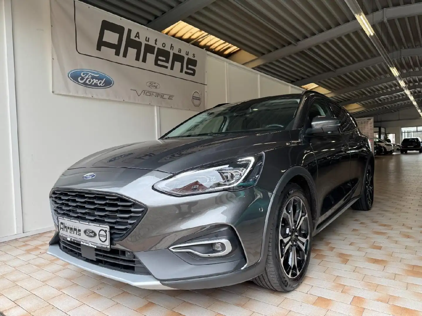 Ford Focus Active *AHK-Pano-SHZ-Kamera* Gris - 1
