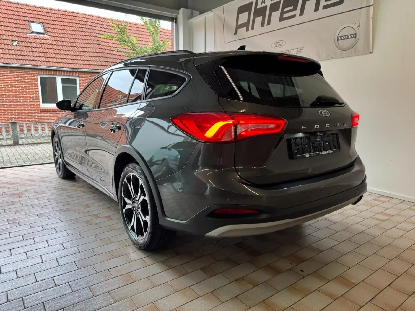 Ford Focus Active *AHK-Pano-SHZ-Kamera* Gris - 2