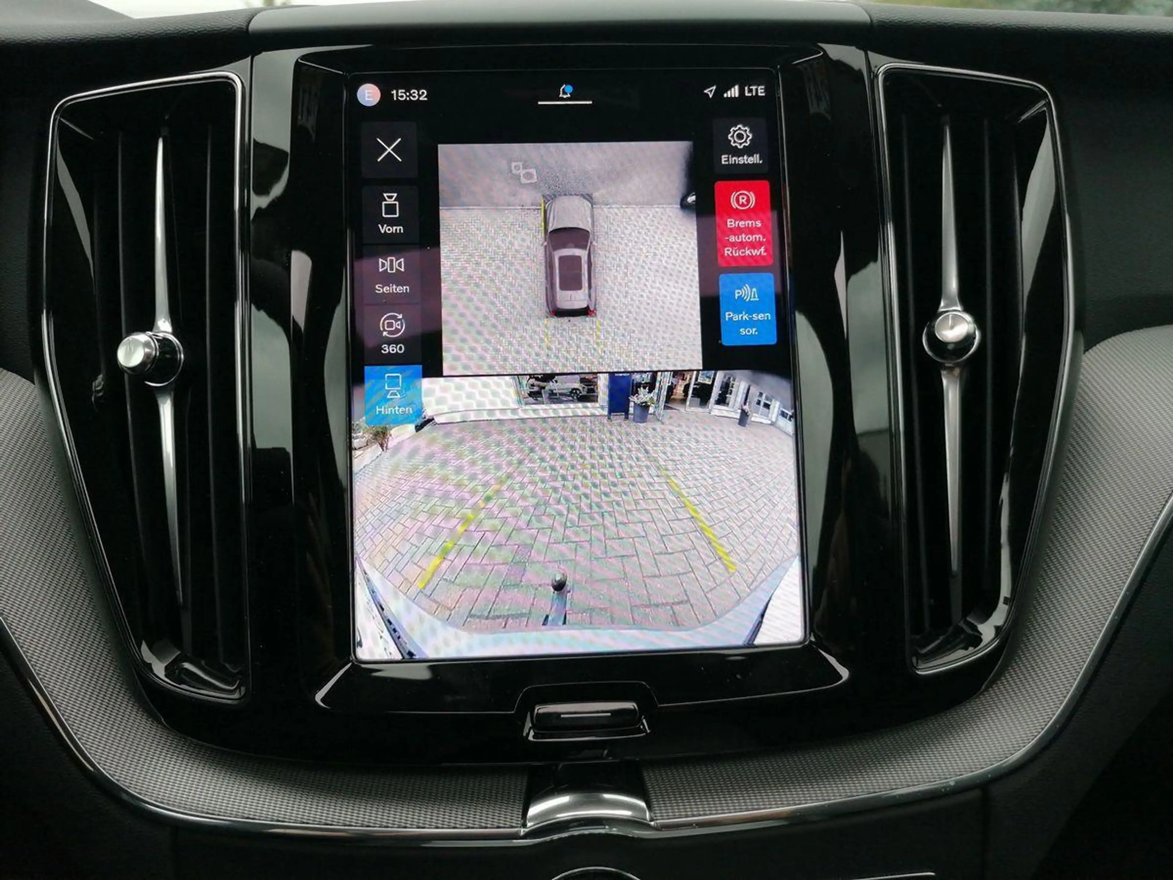 Volvo XC60 T6 AWD Plus 360° ACC AHK FHZ H&K LUFT STDHZ — photo 13