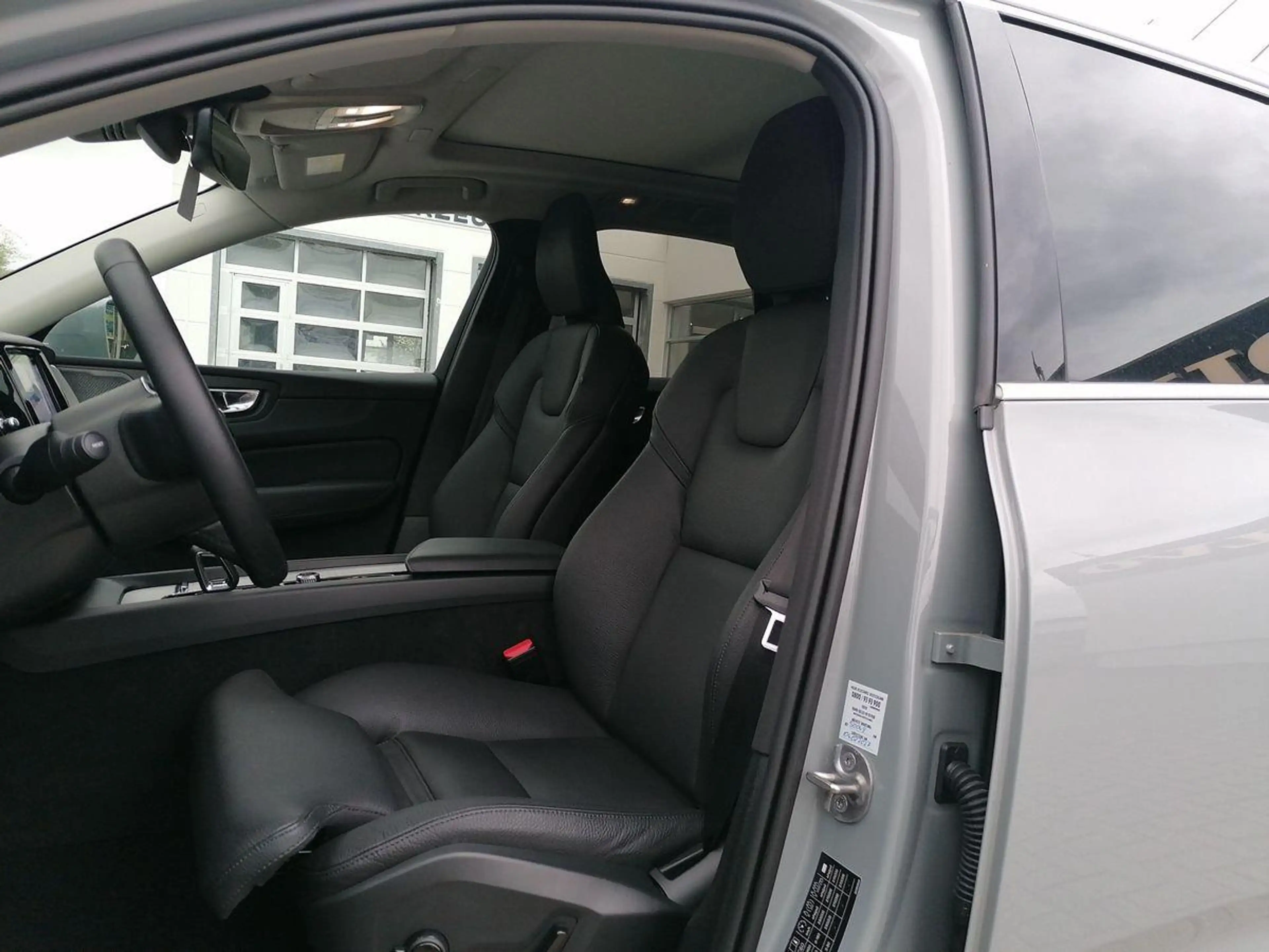 Volvo XC60 T6 AWD Plus 360° ACC AHK FHZ H&K LUFT STDHZ — photo 9