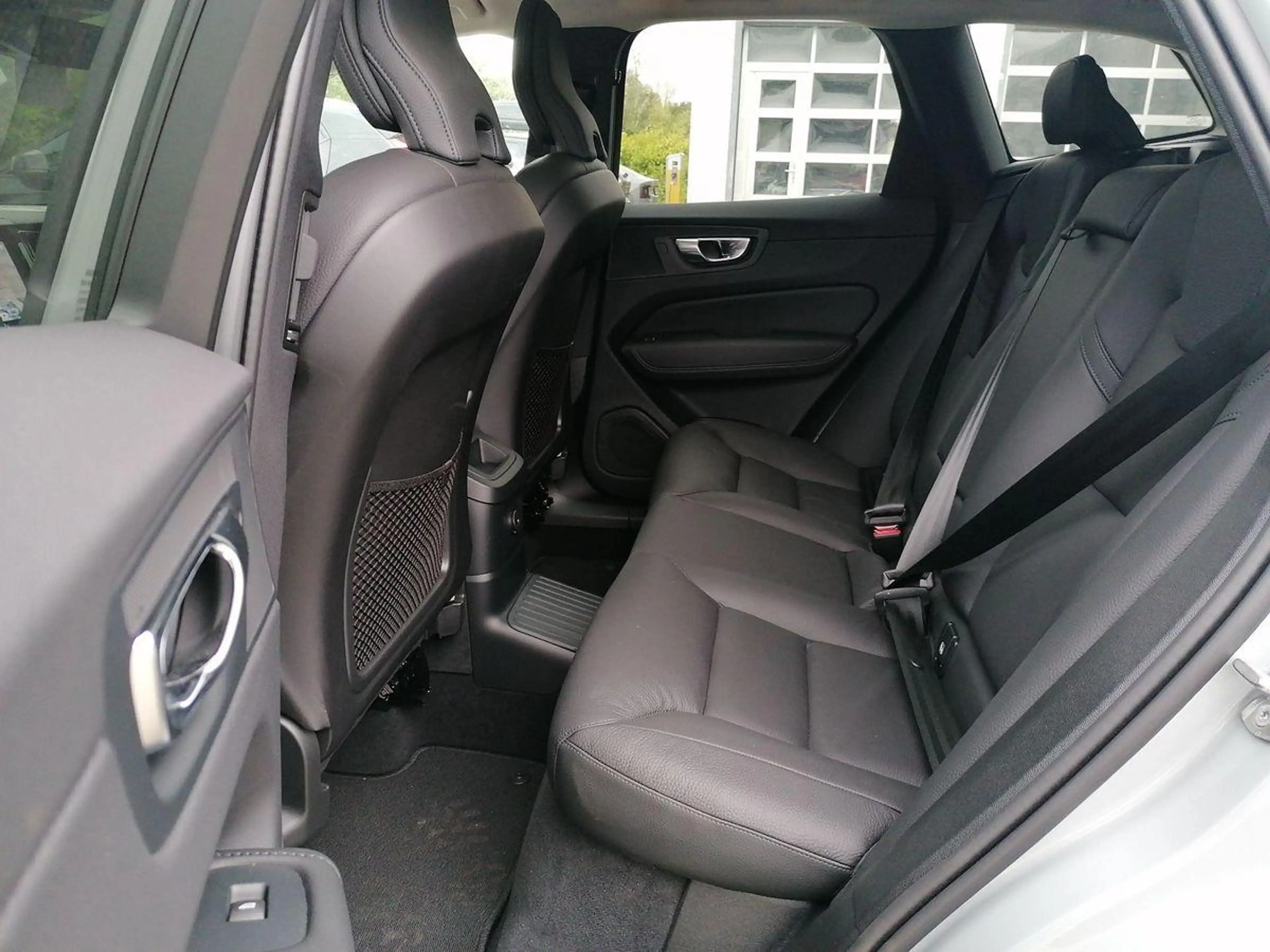 Volvo XC60 T6 AWD Plus 360° ACC AHK FHZ H&K LUFT STDHZ — photo 14