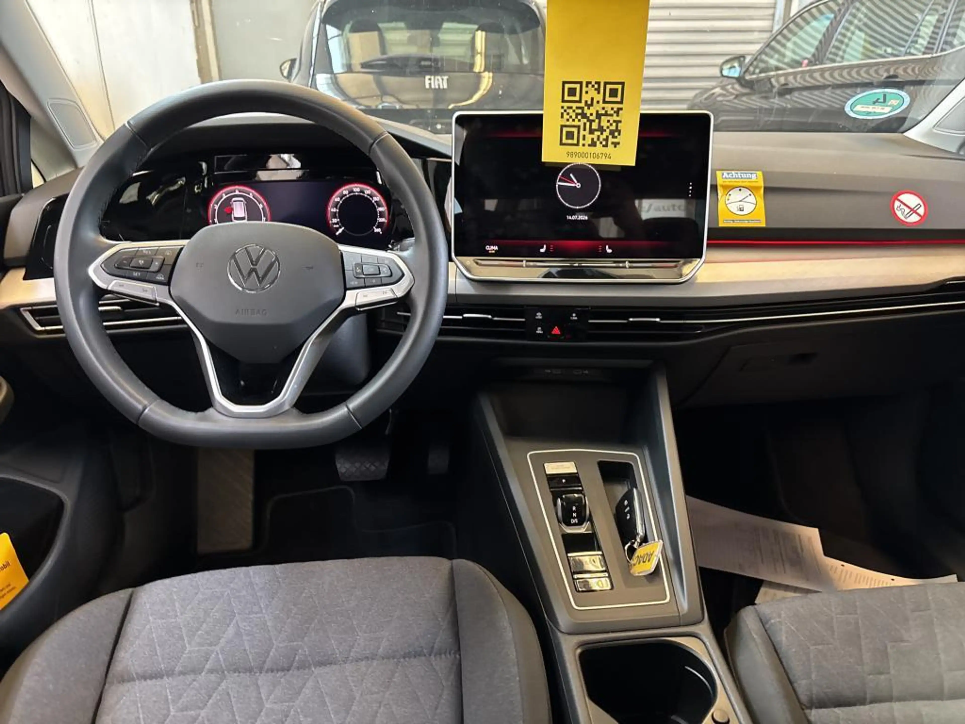 Volkswagen Golf *1.5eTSI*Life*Virtual*Navi*App-Con*AHK*LED* — photo 3