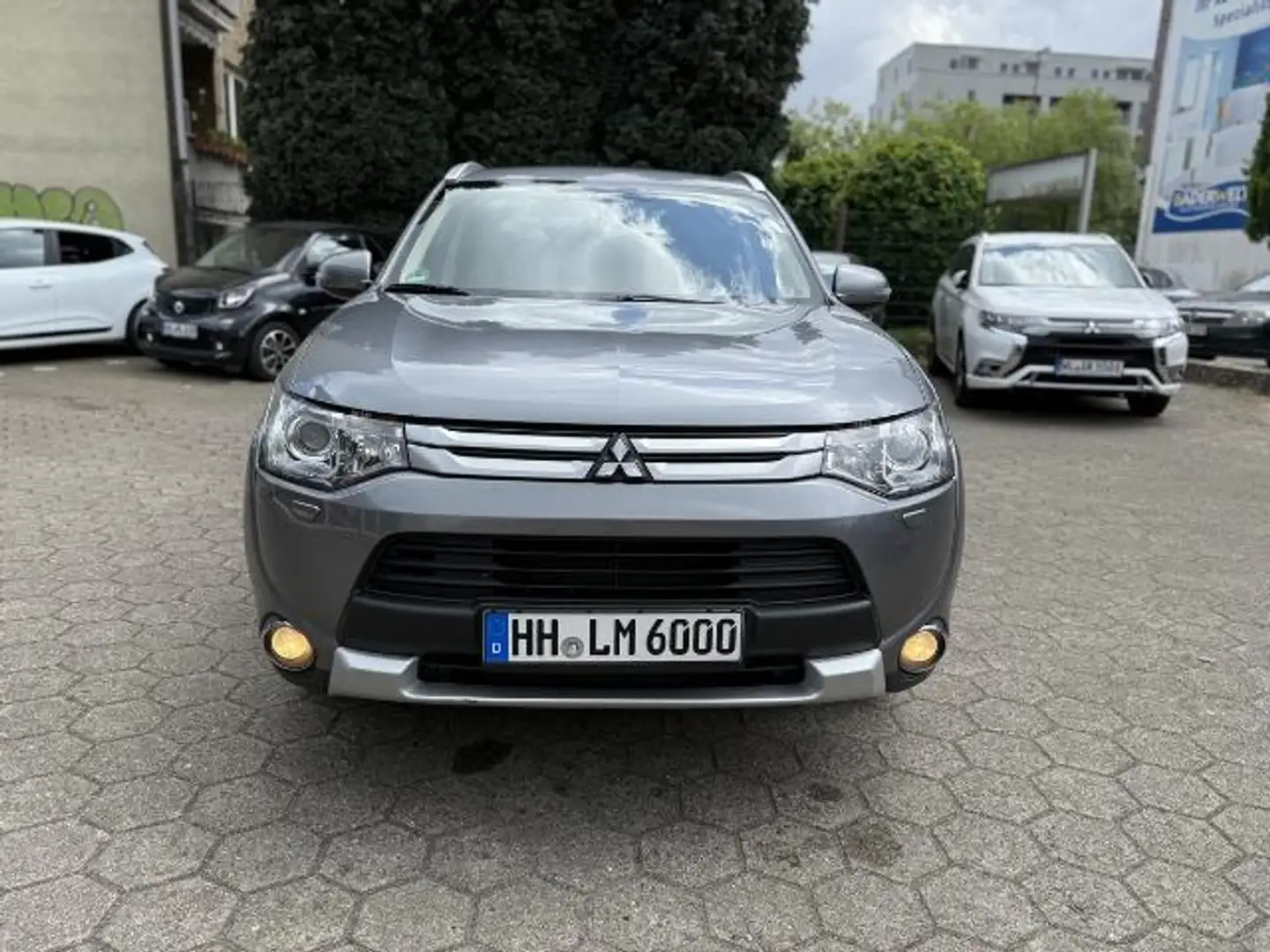 Mitsubishi Outlander 2,2 DI-D 6AT Top, Schiebedach, AHK. 7 Sitzer Gris - 2